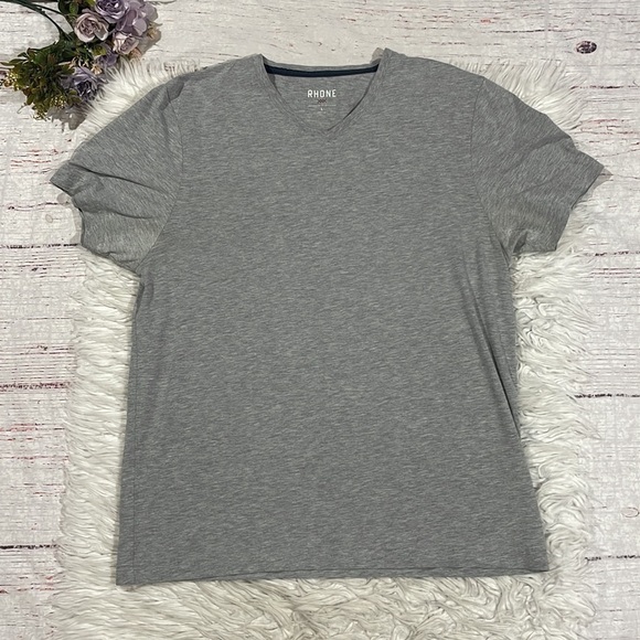 Rhone Men's Element Charcoal Gray V-neck Short Sleeve Top - Picture 2 of 10